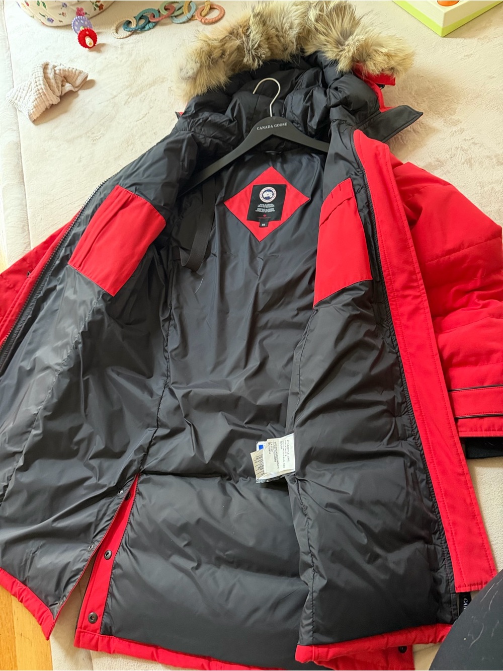 Canada Goose Red Hooded Down Puffer Coat size M NEVER WORN - Picture 9 of 15